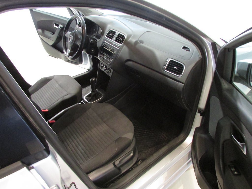 Vehicle Image 10