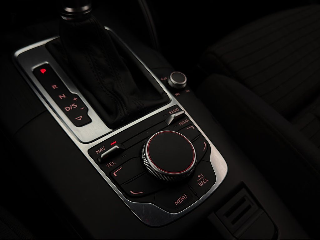 Vehicle Image 19