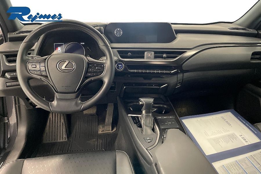 Vehicle Image 7