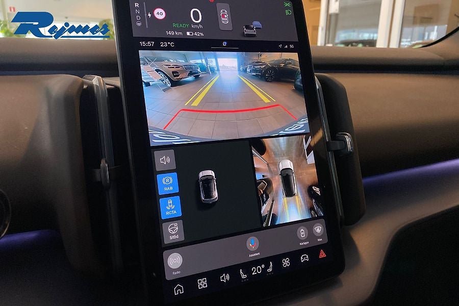 Vehicle Image 8