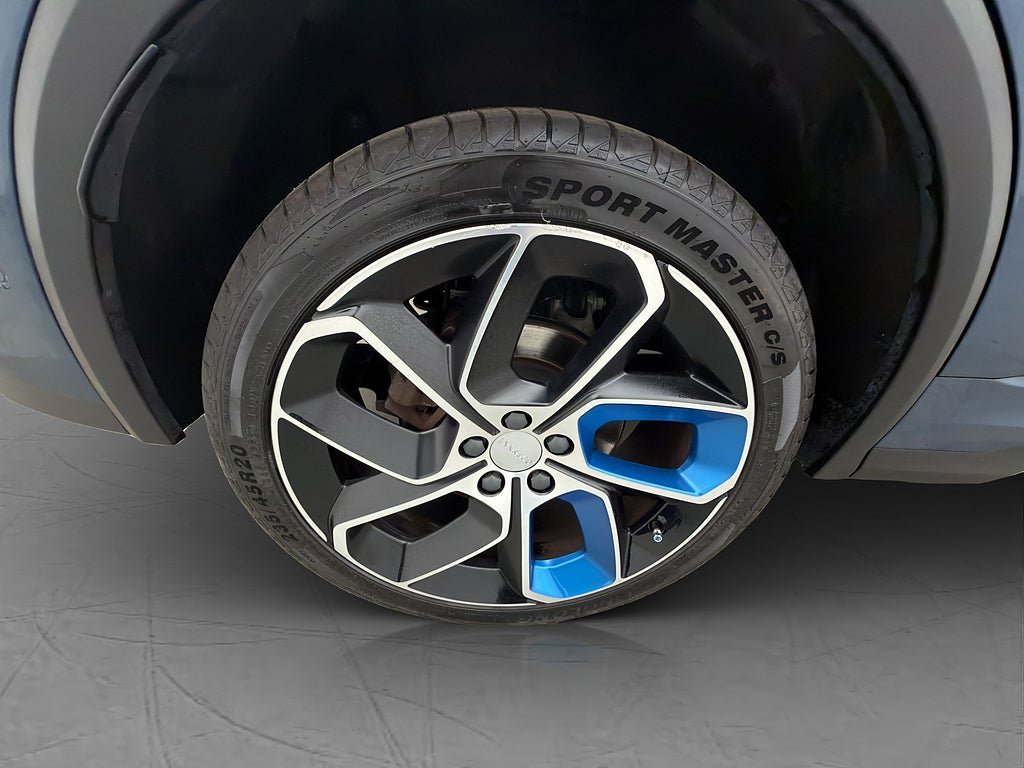 Vehicle Image 33