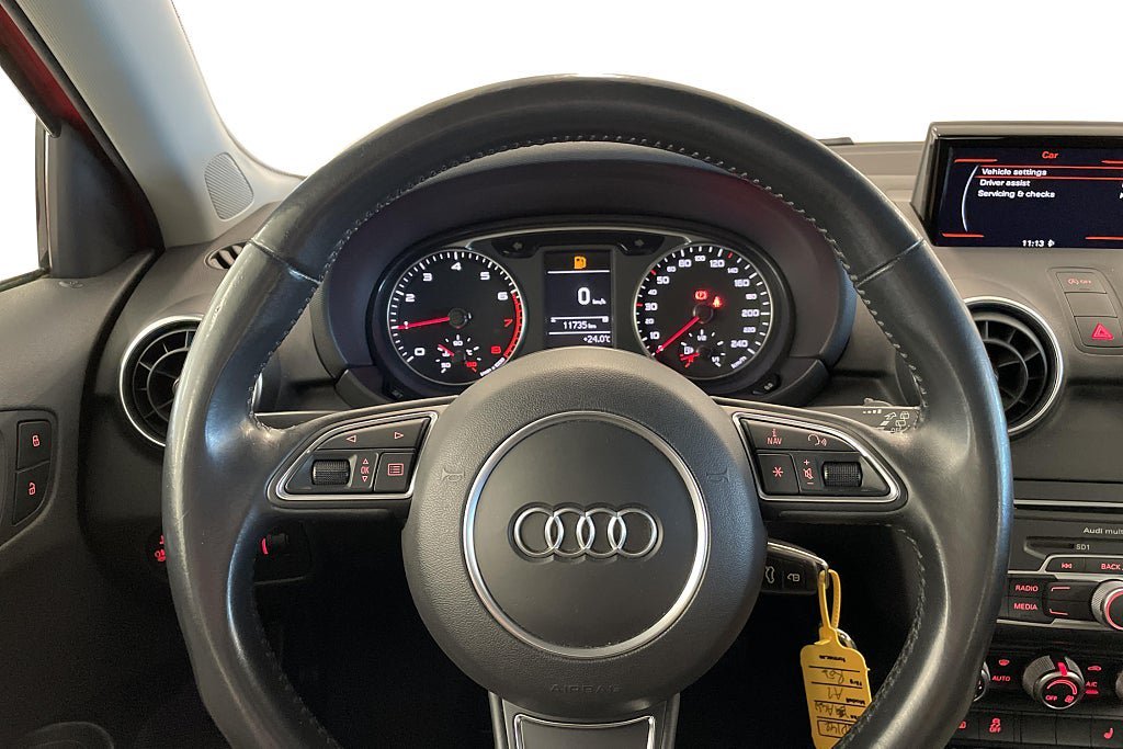 Vehicle Image 12