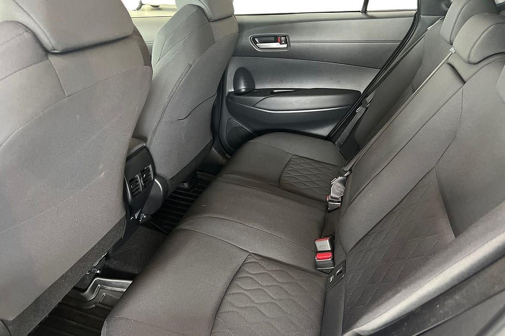 Vehicle Image 12