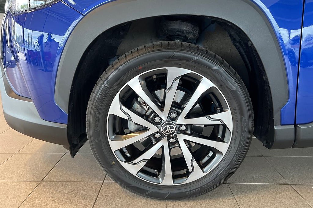 Vehicle Image 16