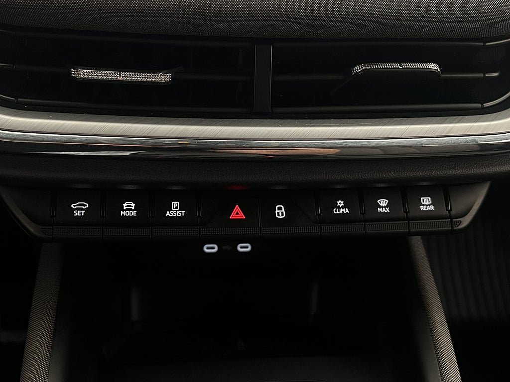Vehicle Image 27