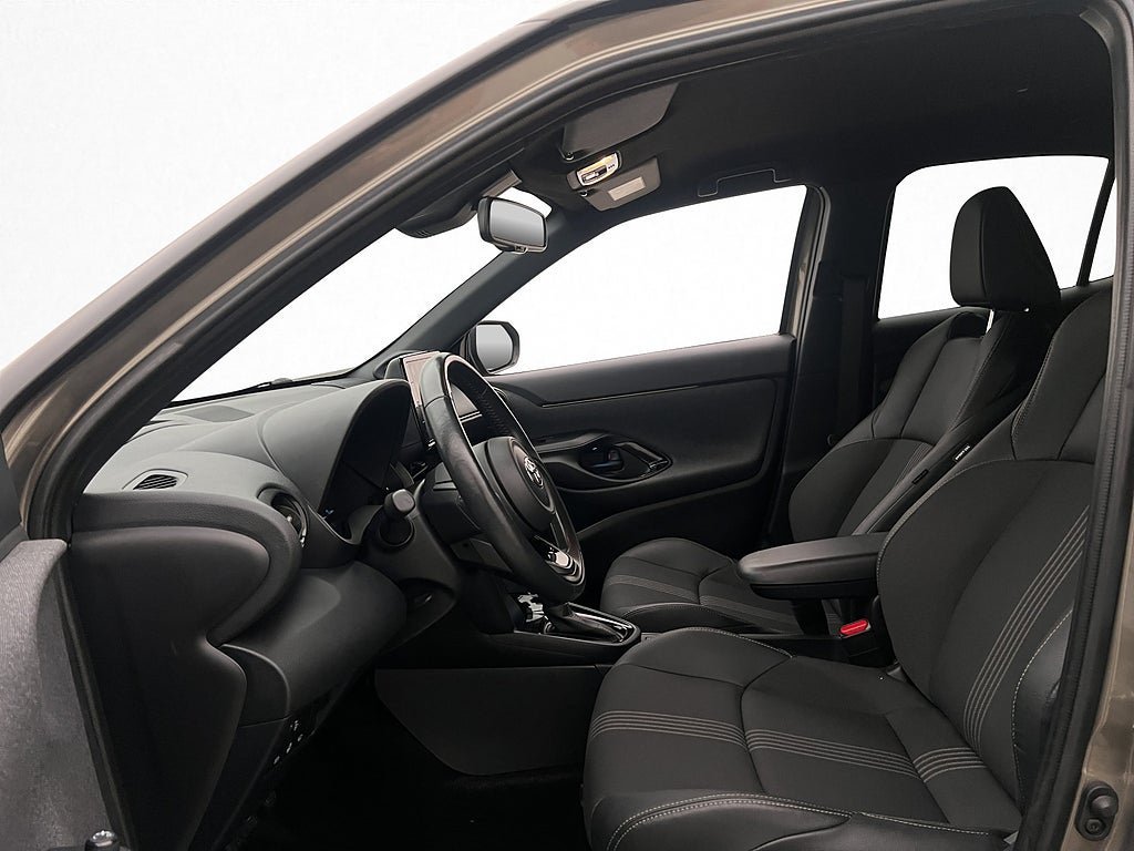 Vehicle Image 12