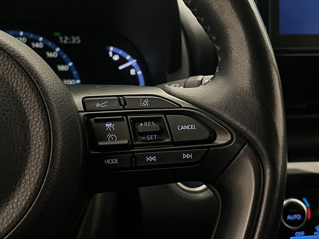 Vehicle Image 21