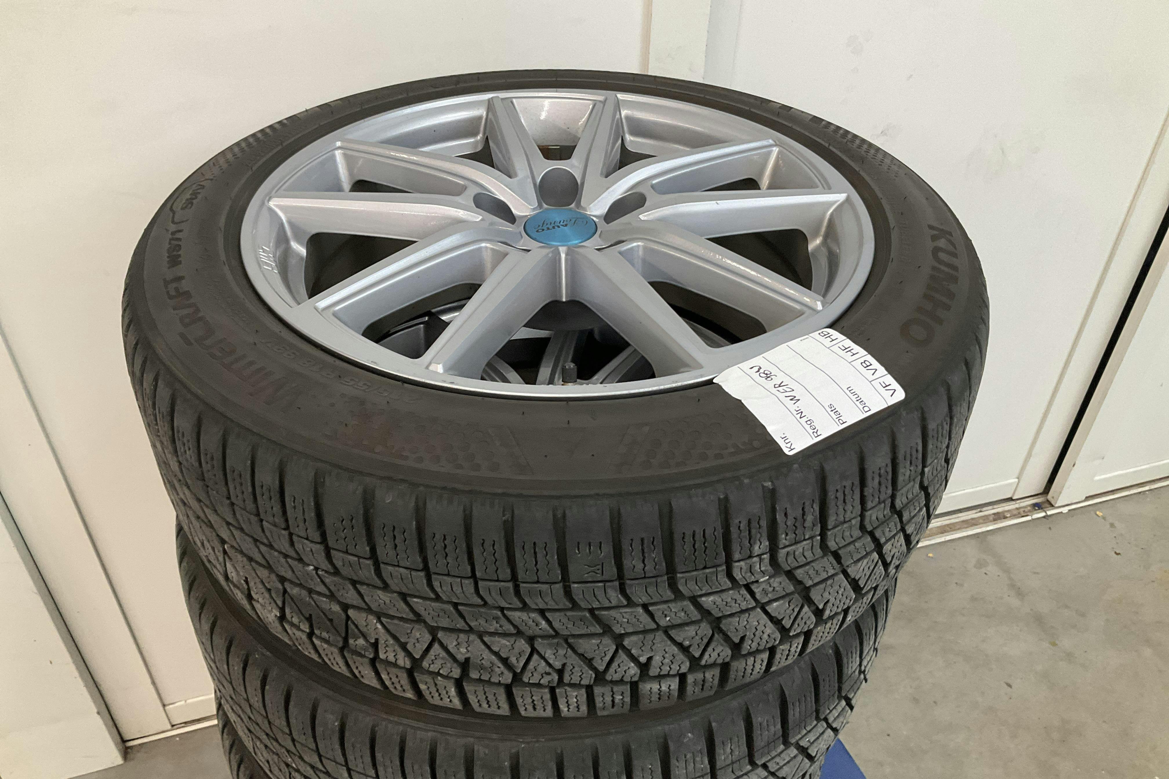 Vehicle Image 14