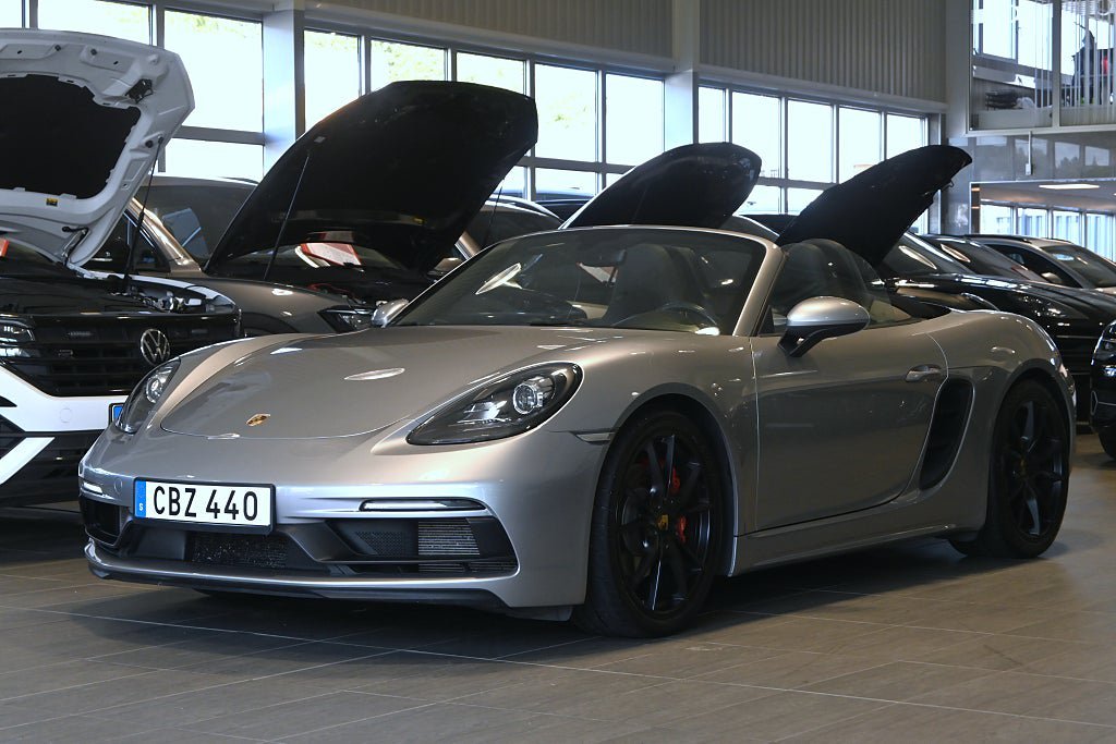 Vehicle Image 6