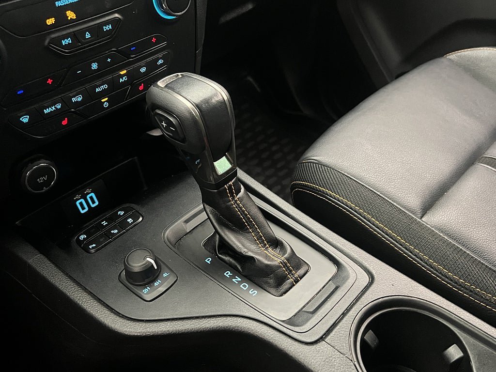 Vehicle Image 28