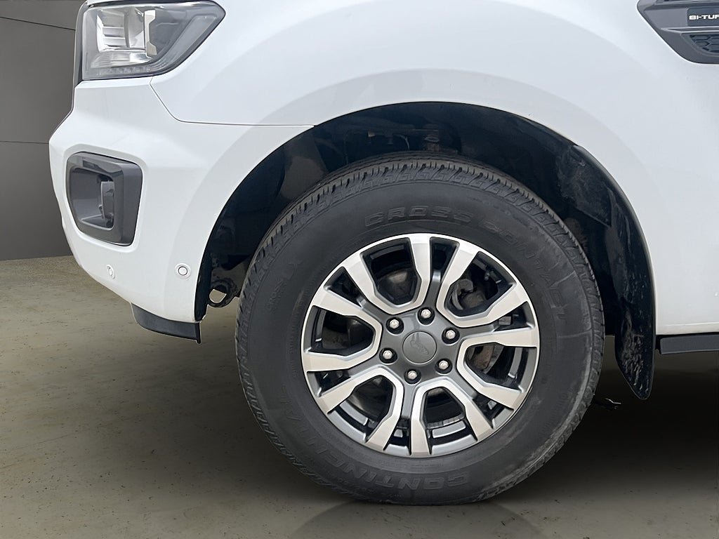 Vehicle Image 32