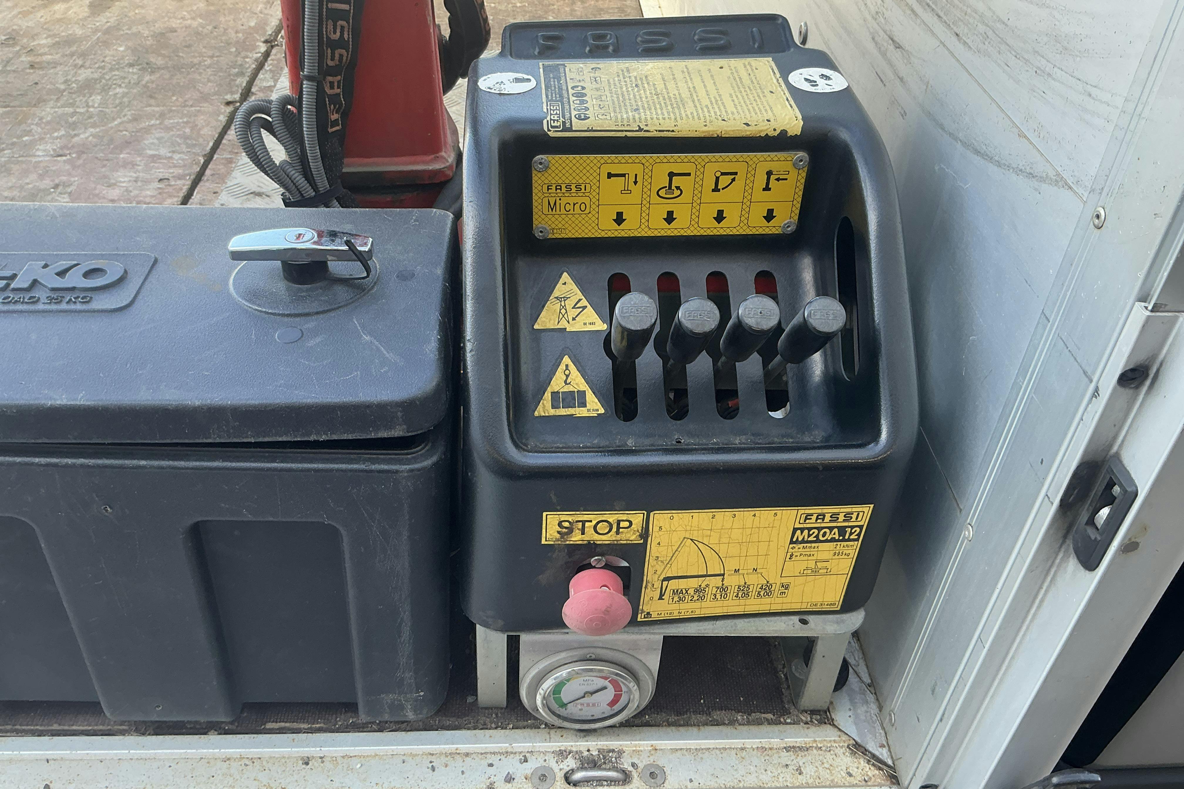 Vehicle Image 13