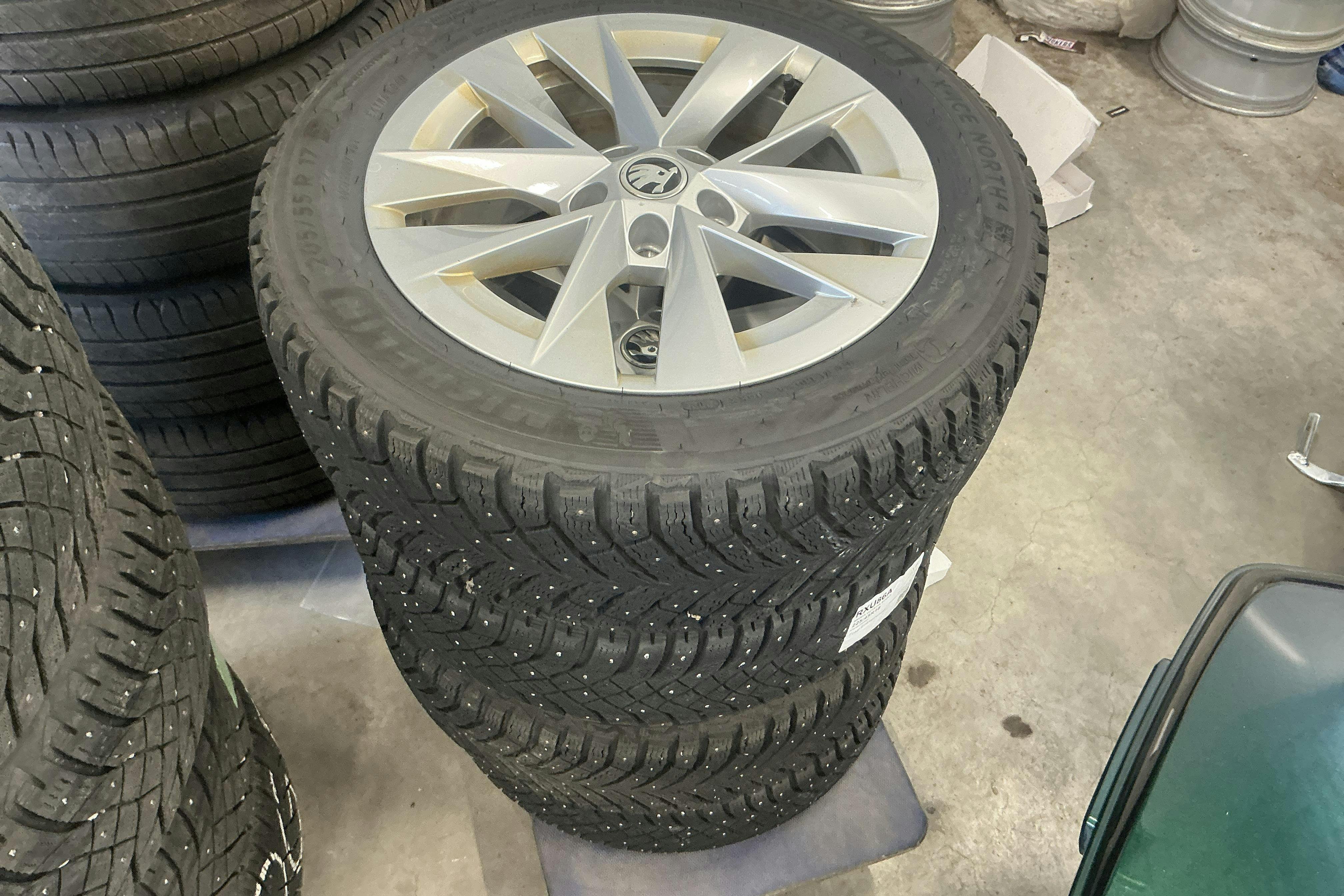Vehicle Image 13