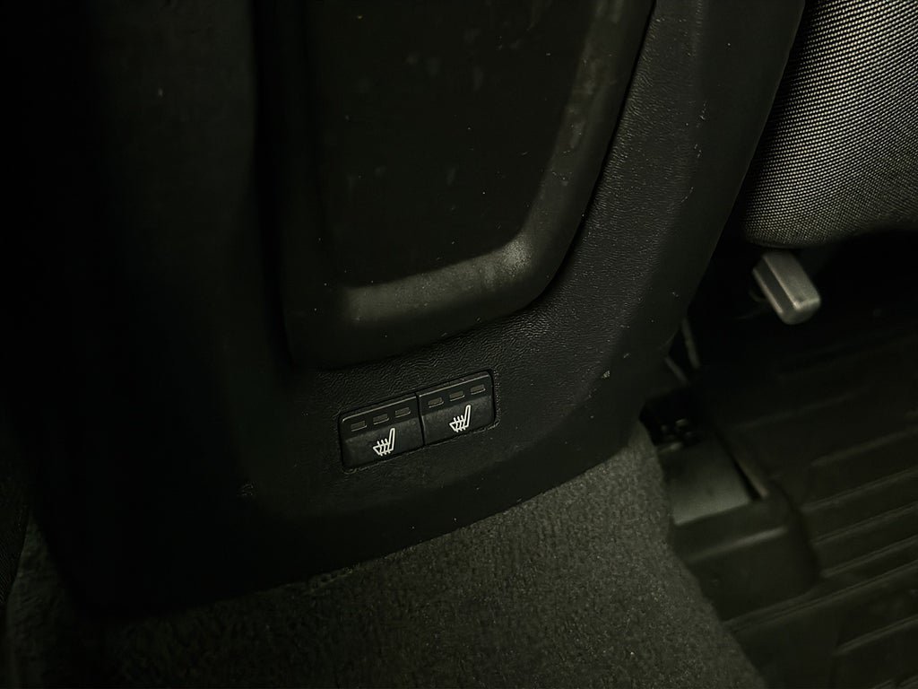 Vehicle Image 23