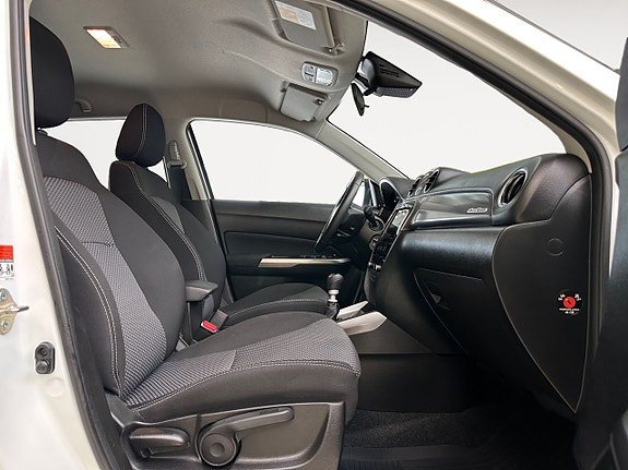 Vehicle Image 16