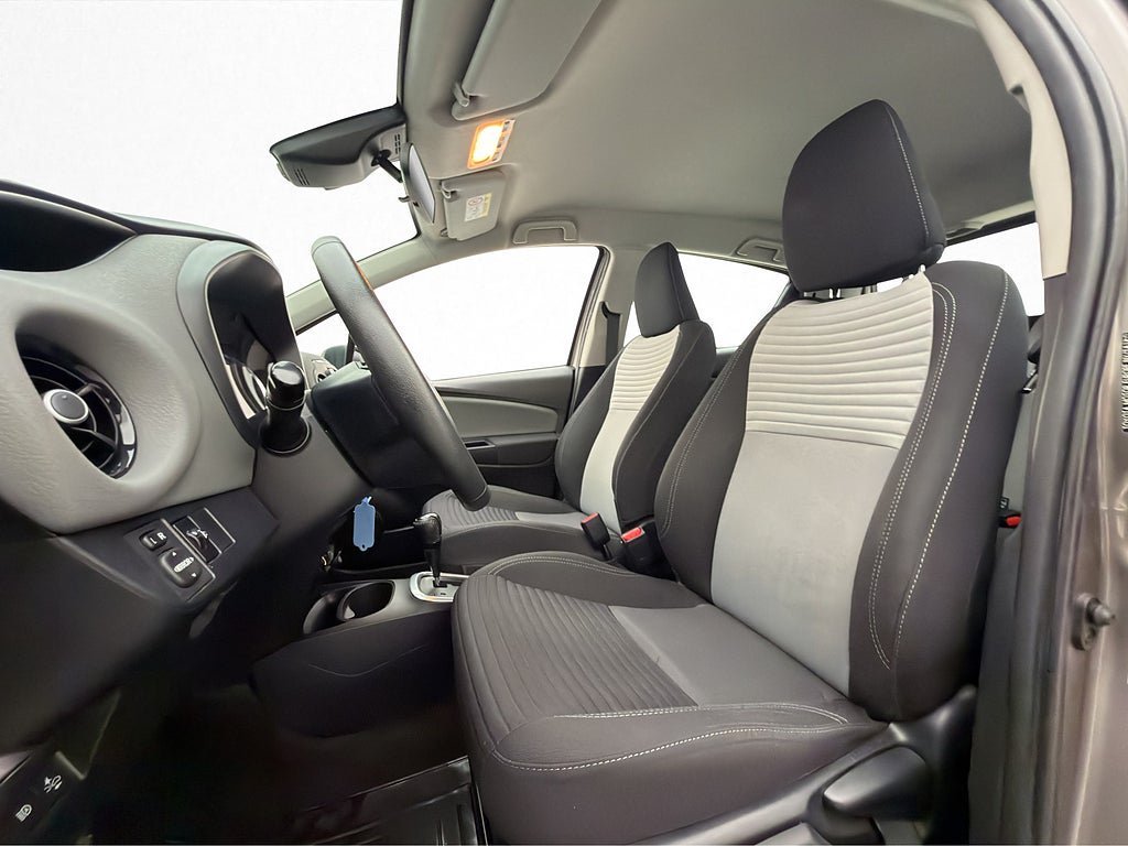Vehicle Image 11