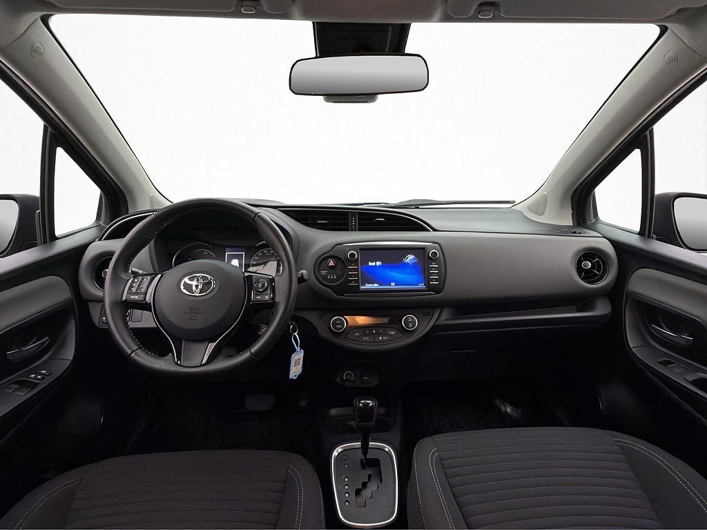 Vehicle Image 12