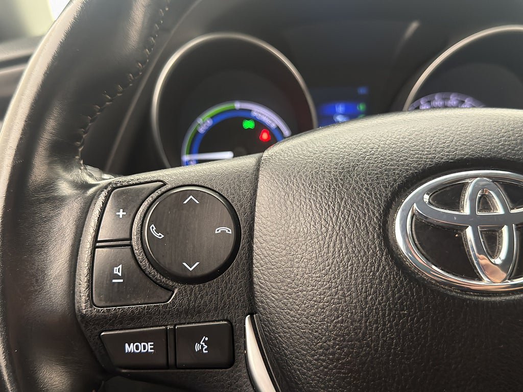 Vehicle Image 16