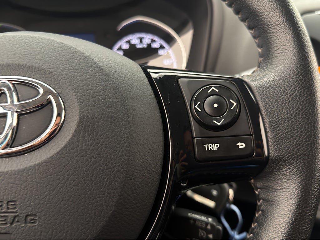 Vehicle Image 18