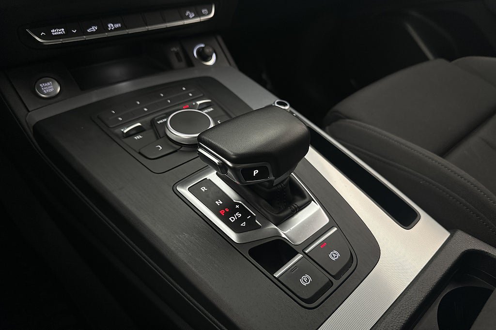 Vehicle Image 23