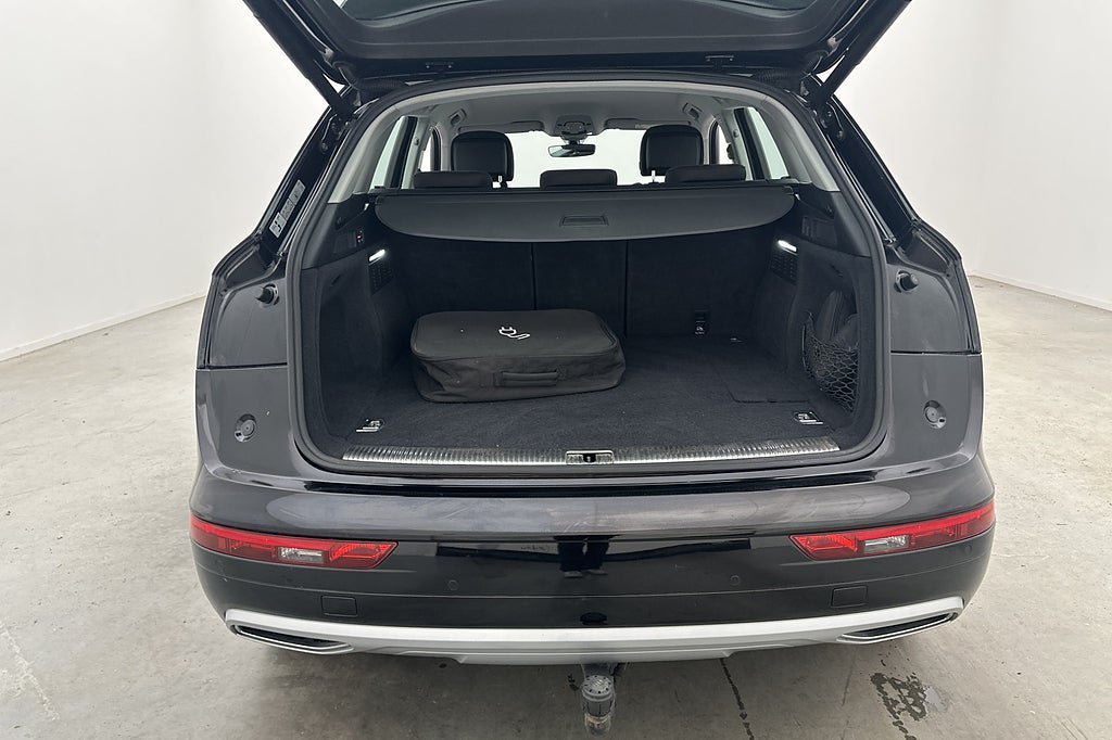Vehicle Image 28