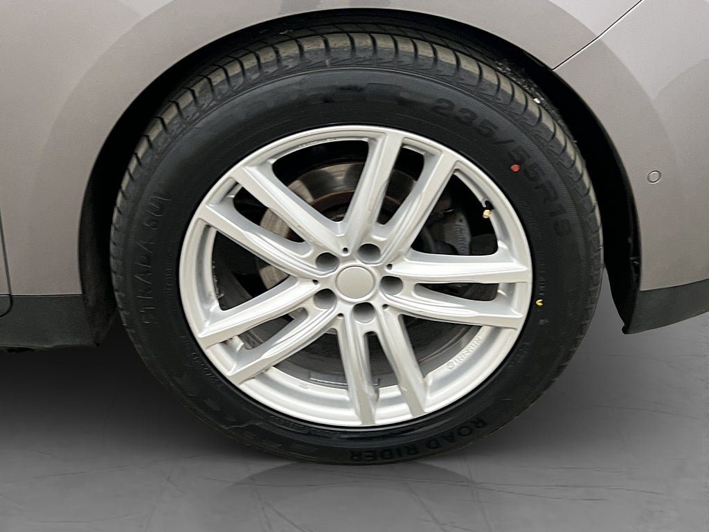 Vehicle Image 37