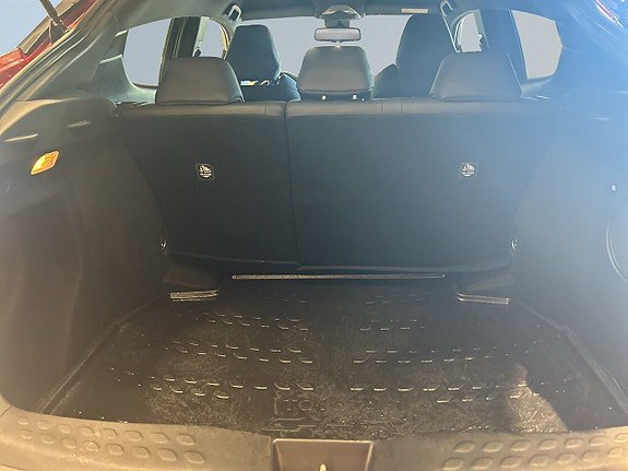 Vehicle Image 12