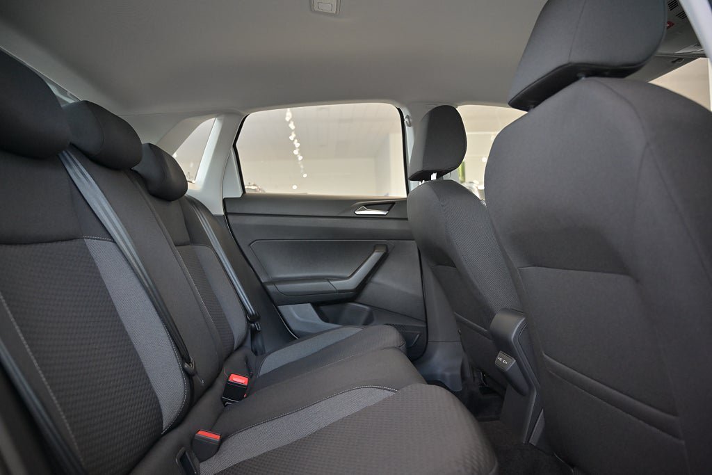 Vehicle Image 23