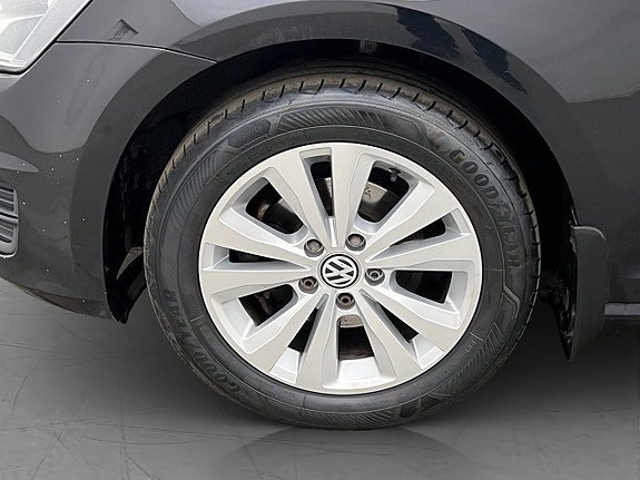 Vehicle Image 24