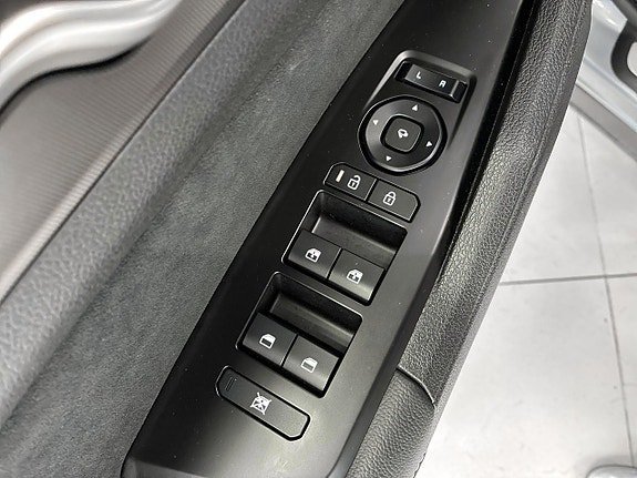 Vehicle Image 26