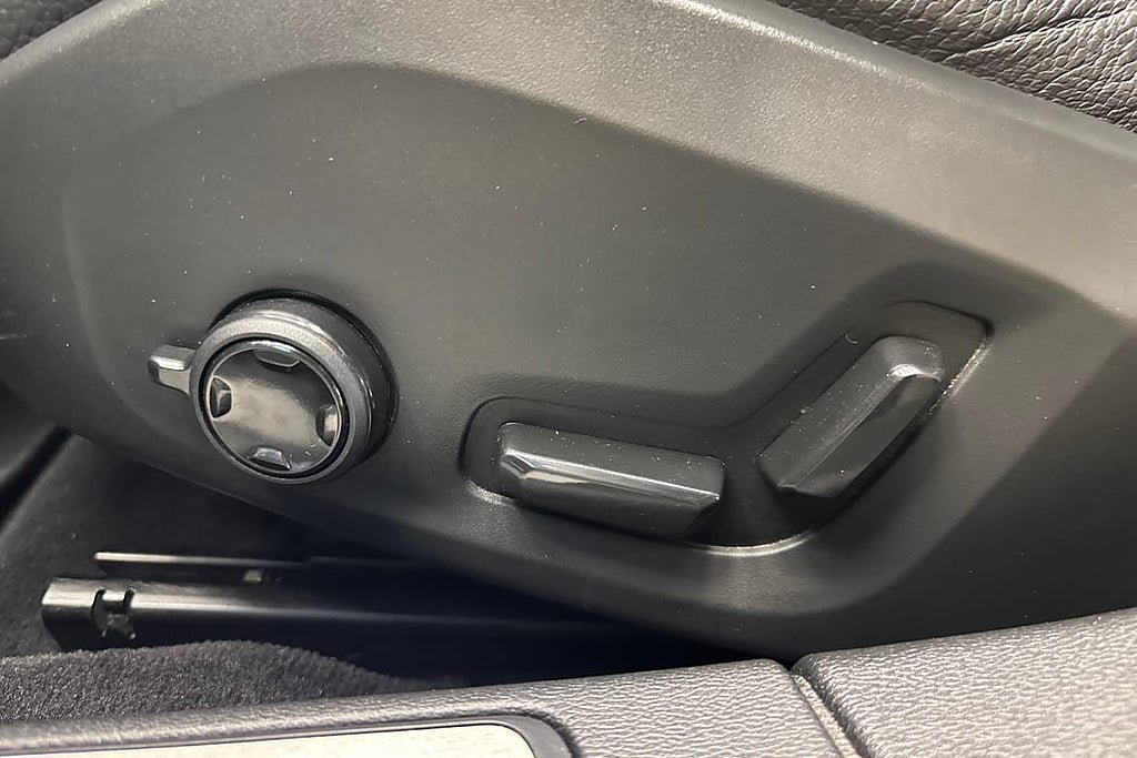 Vehicle Image 27