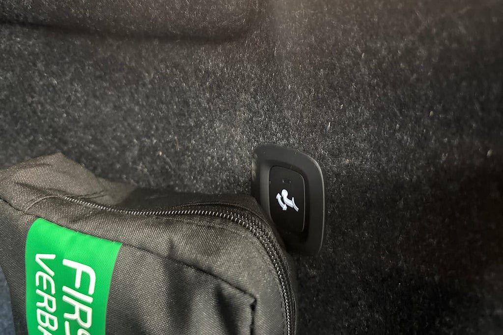 Vehicle Image 24