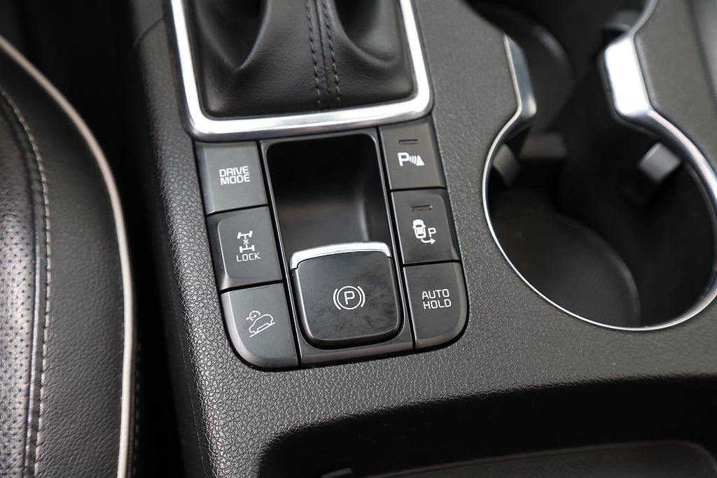 Vehicle Image 25