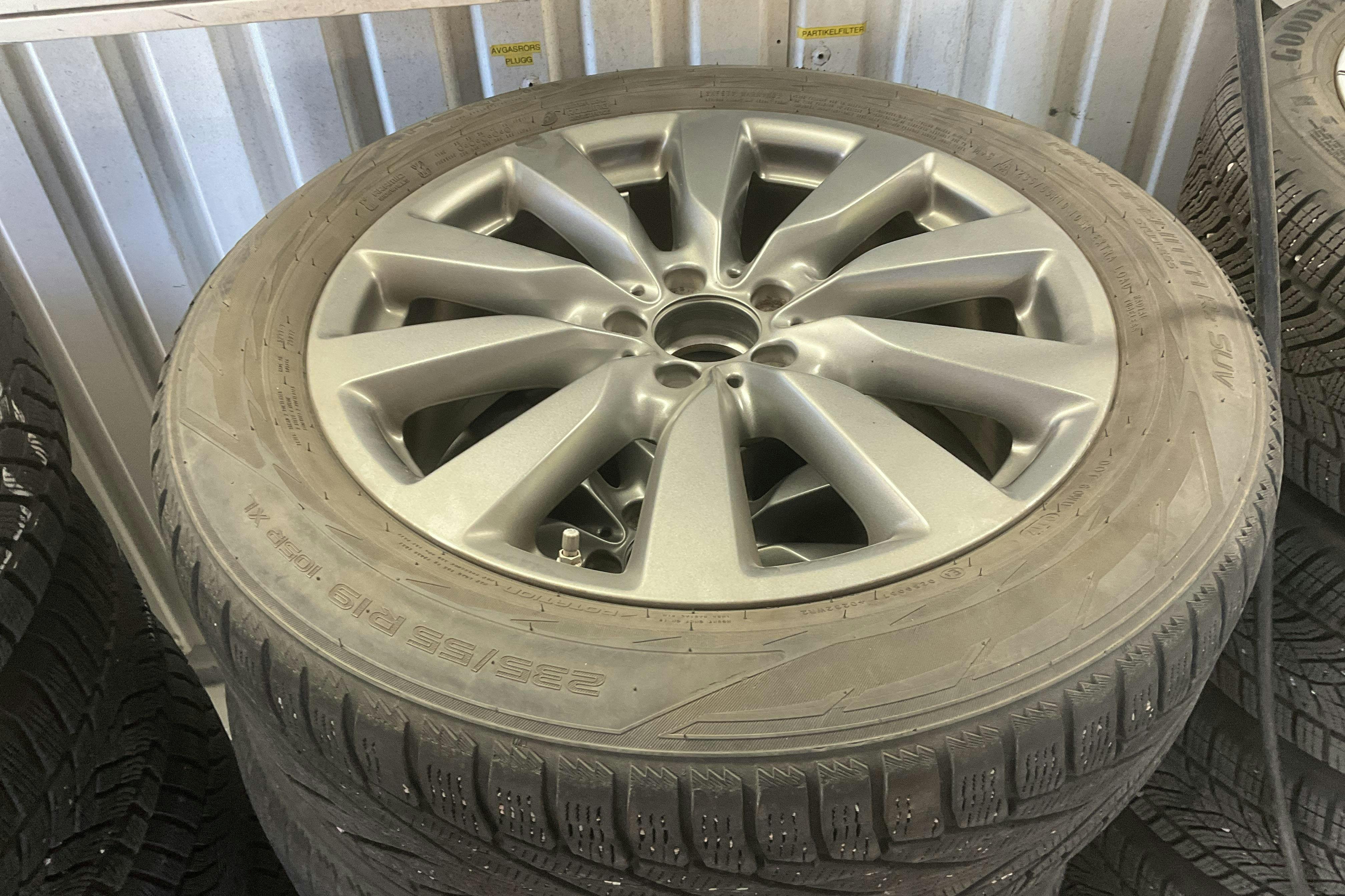 Vehicle Image 14