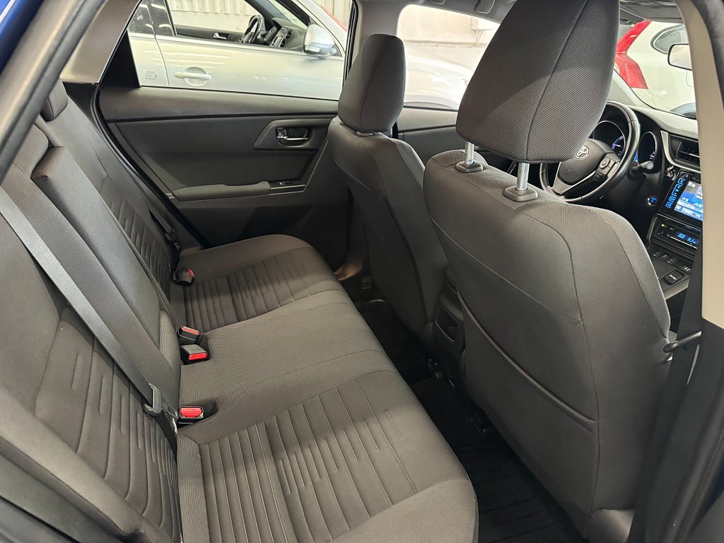 Vehicle Image 16