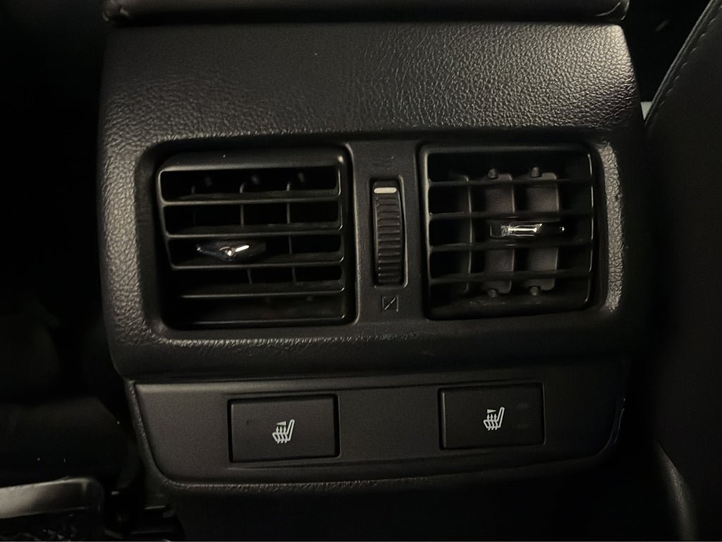 Vehicle Image 27