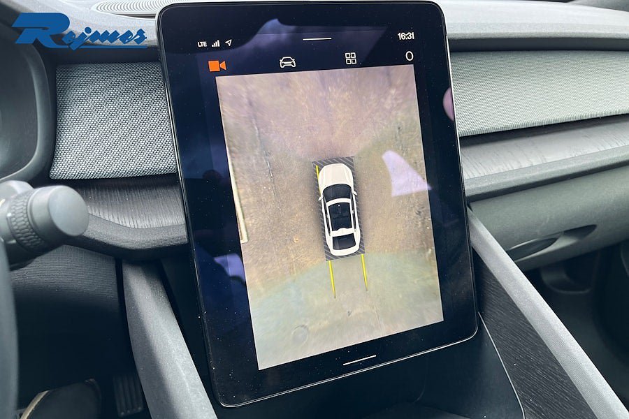 Vehicle Image 12