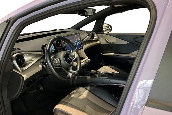 Vehicle Image 23