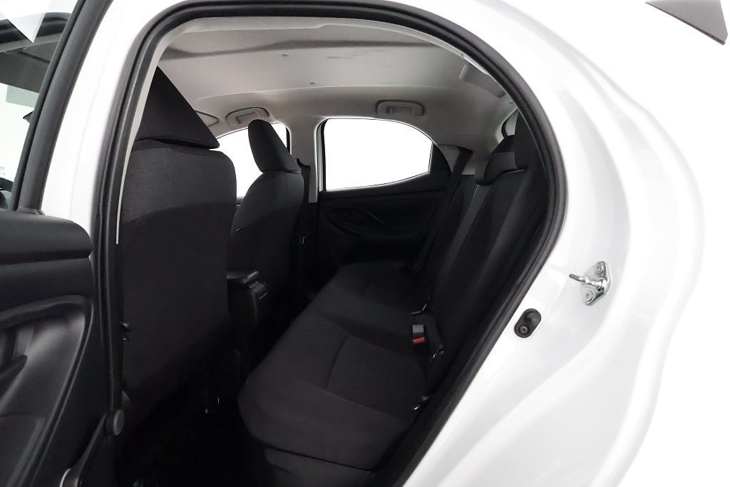 Vehicle Image 12