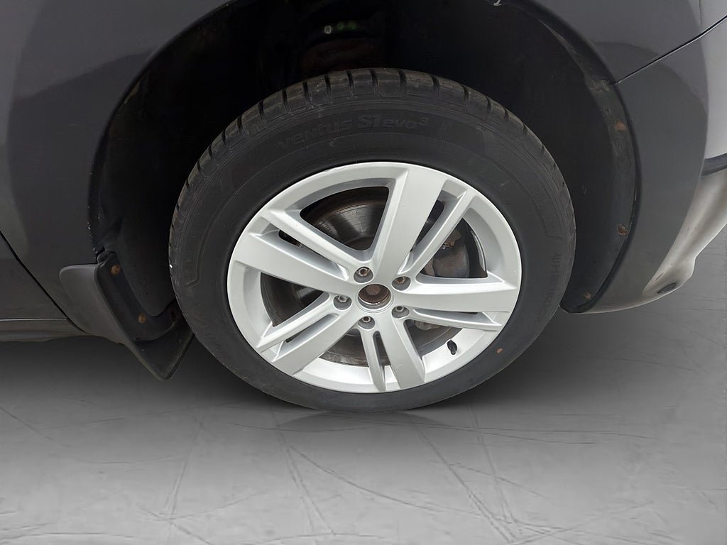 Vehicle Image 33