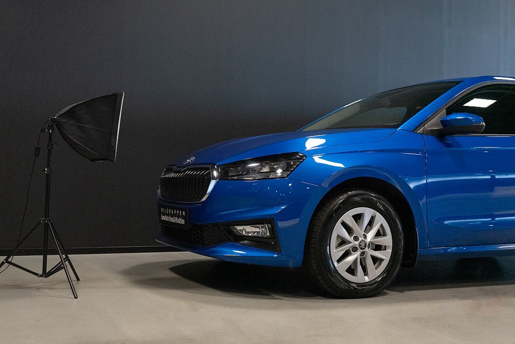 Vehicle Image 6
