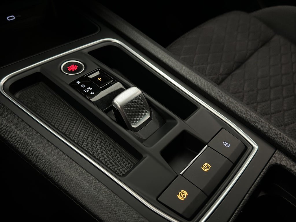 Vehicle Image 25