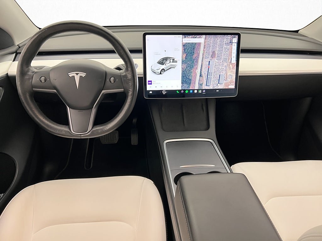 Vehicle Image 16