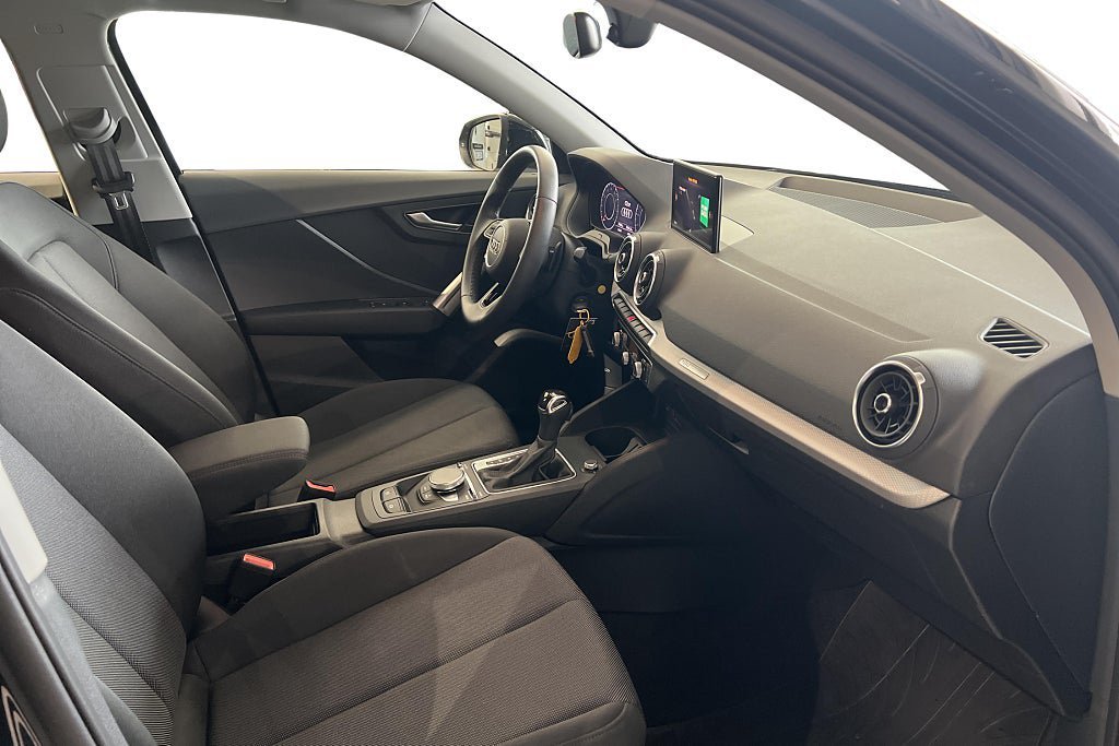 Vehicle Image 14