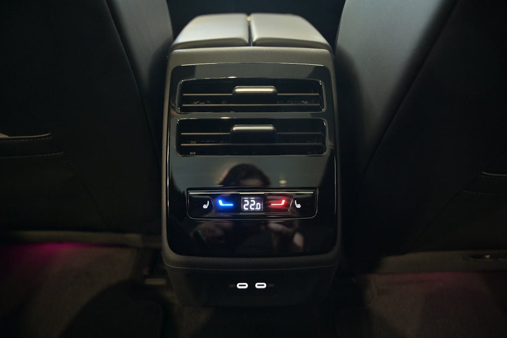 Vehicle Image 26