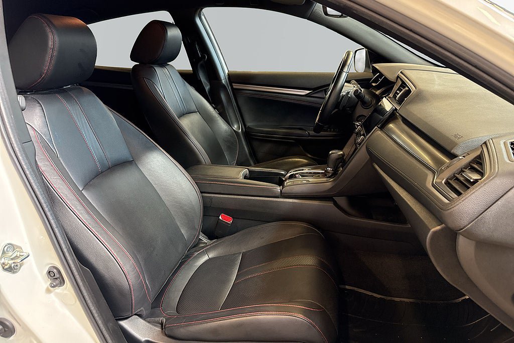 Vehicle Image 14