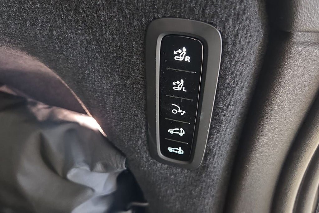 Vehicle Image 40