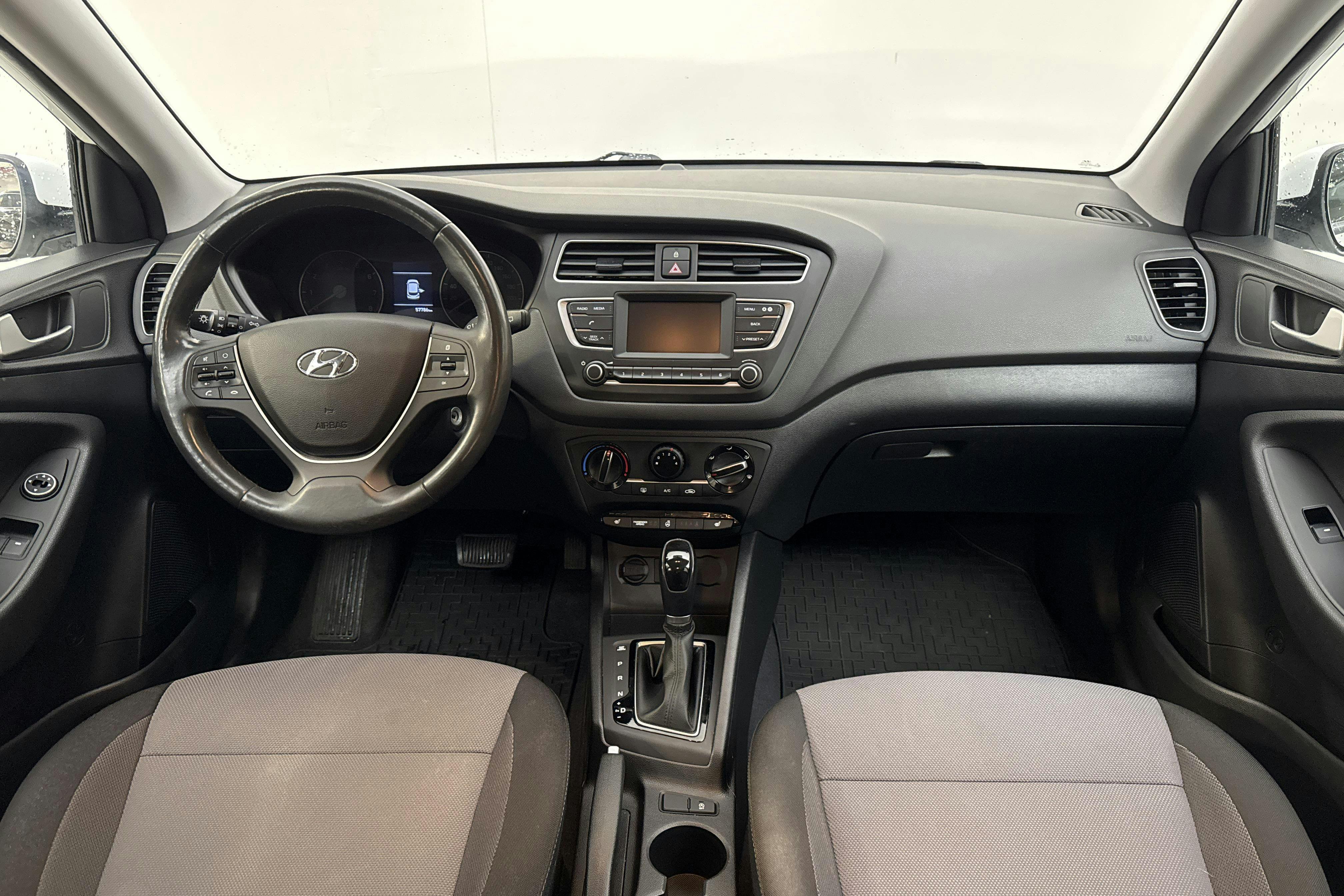 Vehicle Image 6