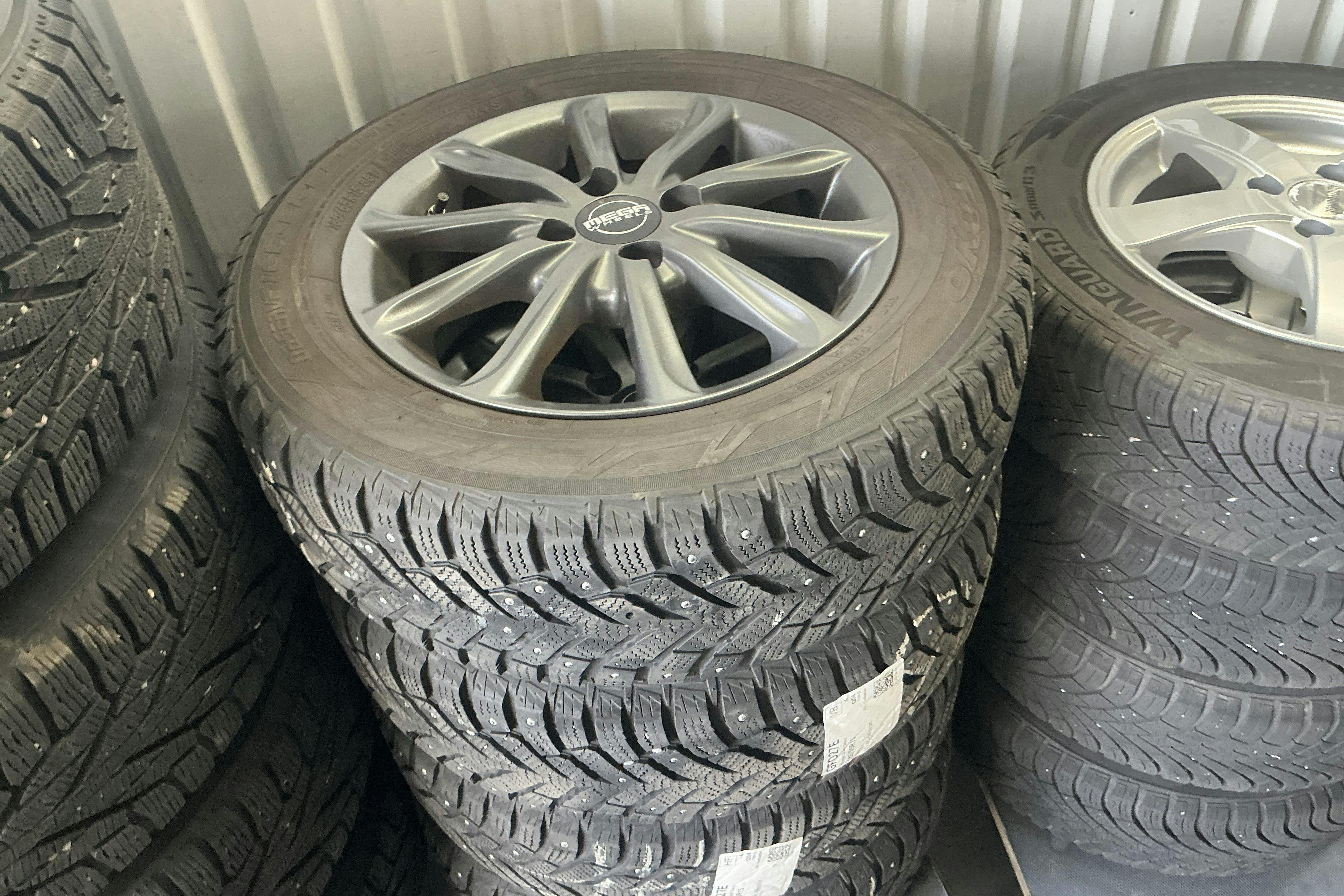 Vehicle Image 11