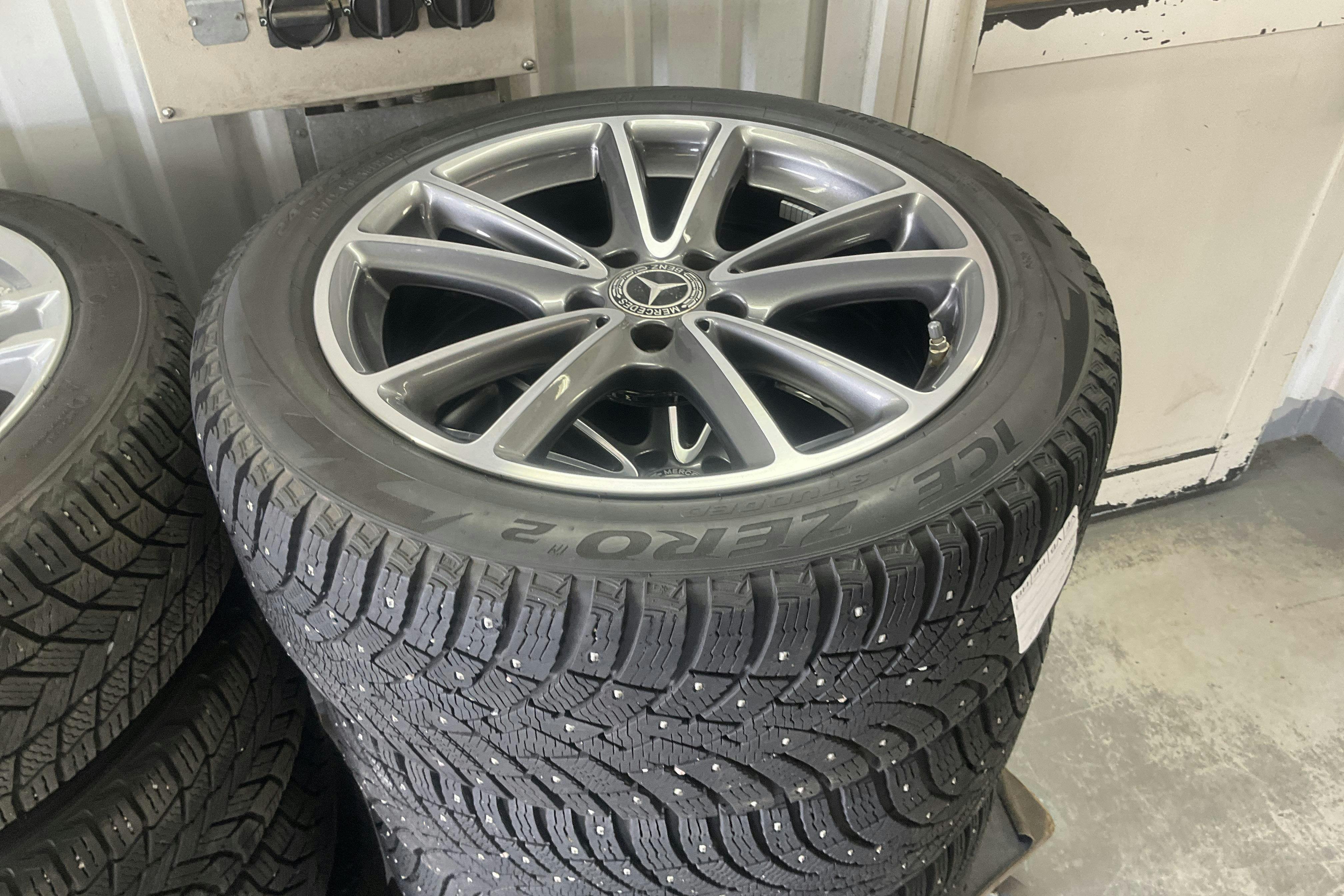 Vehicle Image 15